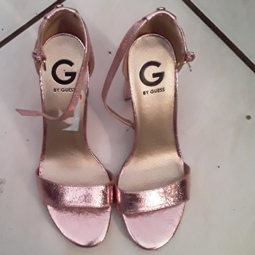 G By Guess Chuncky Heel 4 Inch
